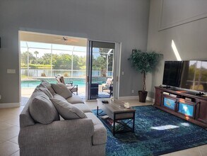 2594 Hobblebrush Dr in North Port, FL - Building Photo - Building Photo