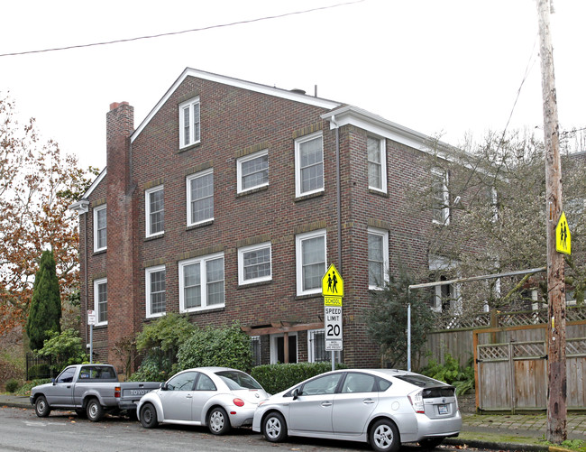 745 Federal Ave E in Seattle, WA - Foto de edificio - Building Photo