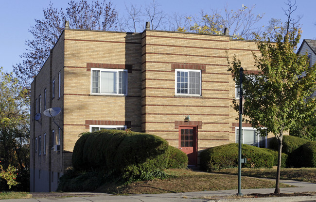 6033 Montgomery Rd in Cincinnati, OH - Building Photo - Building Photo