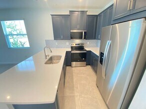 4196 Sadler Rd in Apopka, FL - Building Photo - Building Photo
