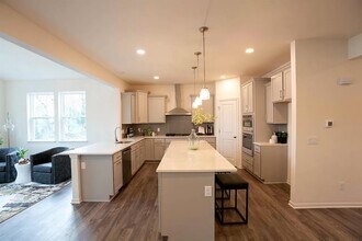2319 Lonnie Ln in Sun Prairie, WI - Building Photo - Building Photo