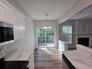 137 Kenninghall Ct in Smyrna, GA - Building Photo - Building Photo