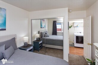 887 E 76th Ave in Anchorage, AK - Building Photo - Building Photo