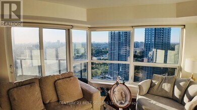 151 Village Green Square in Toronto, ON - Building Photo - Building Photo