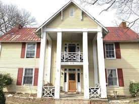 579 Botetourt Rd in Fincastle, VA - Building Photo