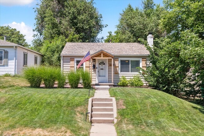 property at 3027 S Pennsylvania St