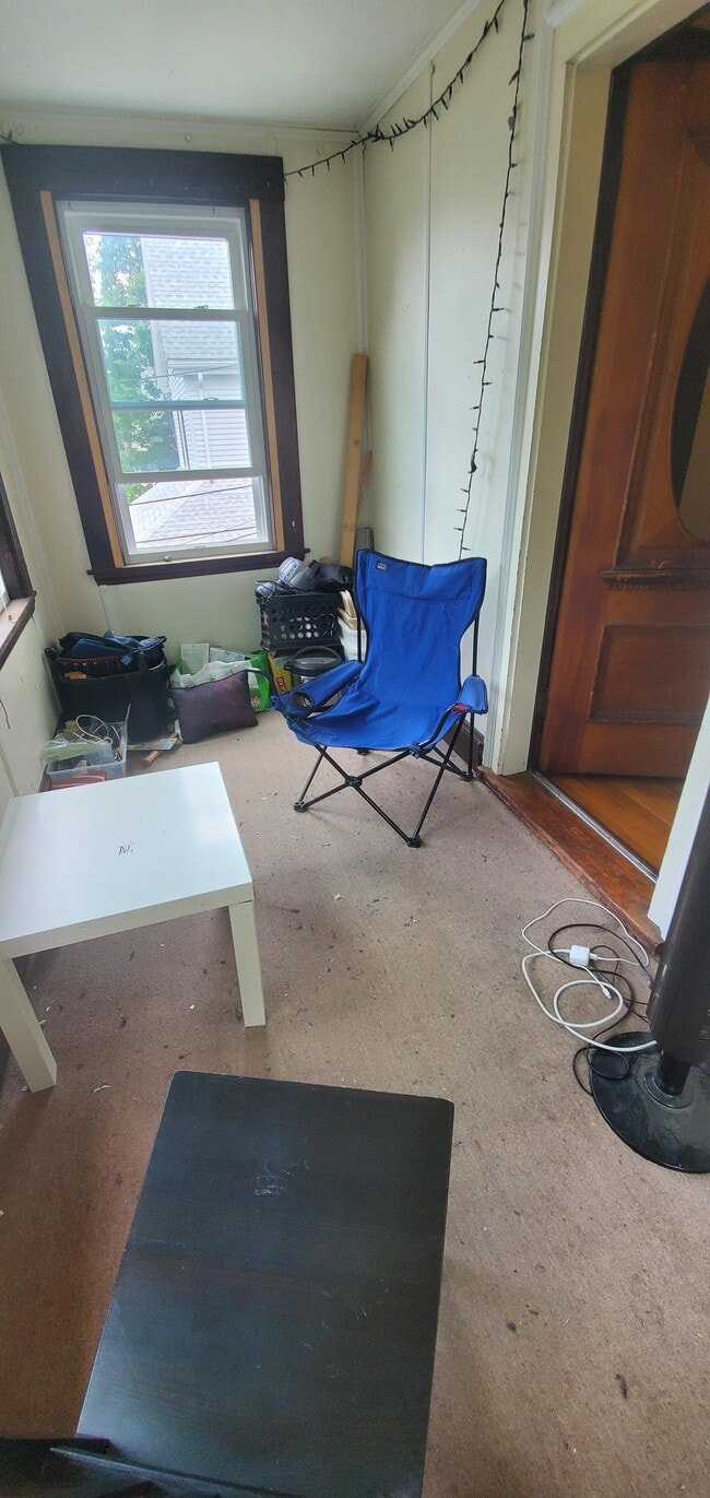 28 Hale St, Unit 2 in Newton, MA - Building Photo - Building Photo