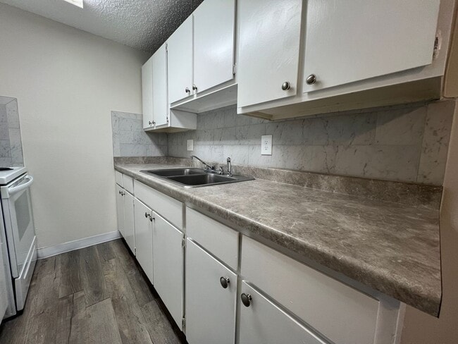 339-399 E 10th St in Loveland, CO - Building Photo - Building Photo