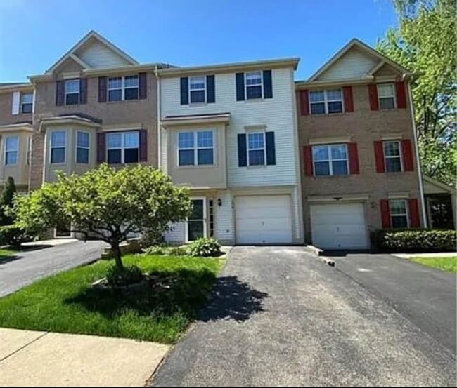 property at 104 Hillvue Dr