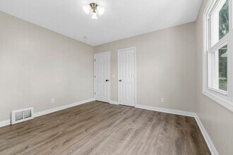 7715 Horatio Dr in St. Louis, MO - Building Photo - Building Photo