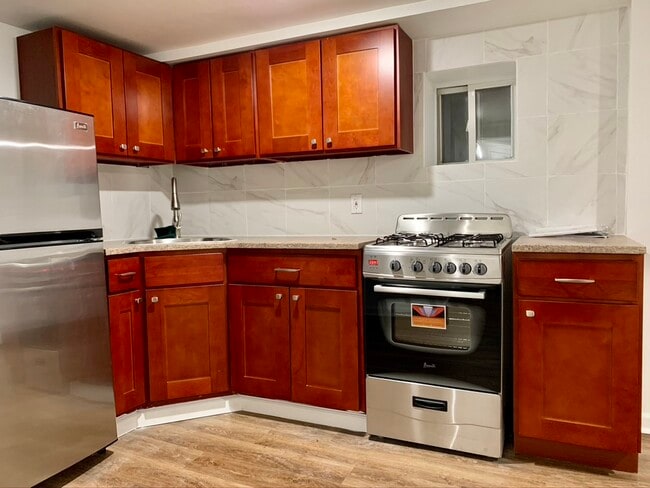 19 Laidlaw Ave, Unit 1 in Jersey City, NJ - Foto de edificio - Building Photo