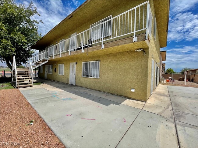 property at 3427 E Cheyenne Ave