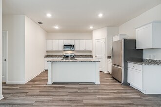 14722 Maple Ter in San Antonio, TX - Building Photo - Building Photo