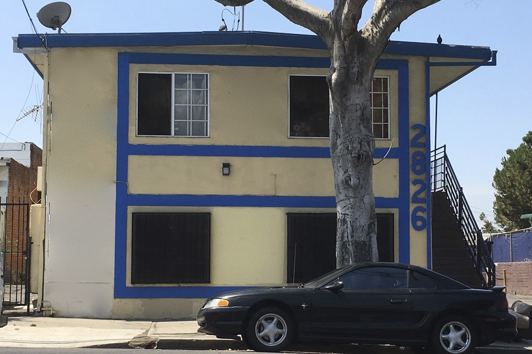 2826 E Cesar E Chavez Ave in Los Angeles, CA - Building Photo