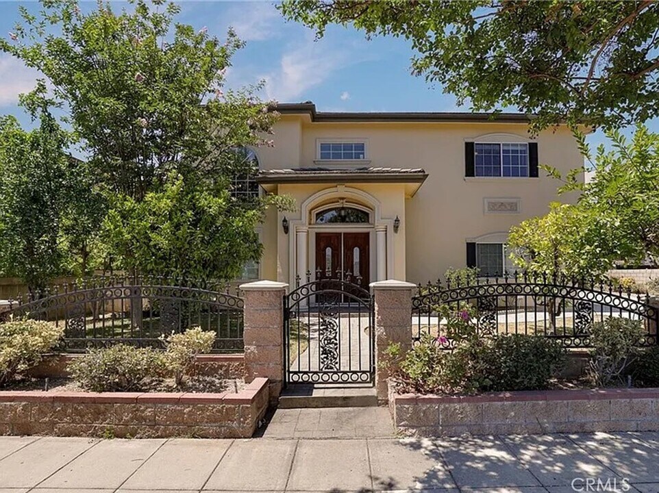 227 Florence Ave in Monterey Park, CA - Building Photo