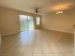 8446 Kelsall Dr in Orlando, FL - Building Photo - Building Photo