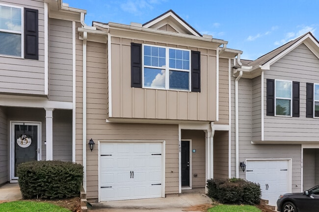 1408 Canopy Dr in East Point, GA - Building Photo - Building Photo