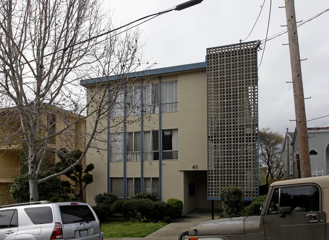 41 Moss Ave in Oakland, CA - Foto de edificio - Building Photo