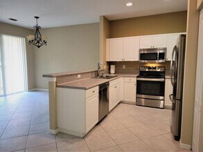 233 River Bluff Ln in Royal Palm Beach, FL - Building Photo - Building Photo