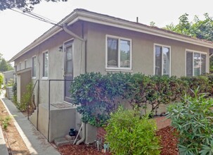 522 E Anapamu St in Santa Barbara, CA - Building Photo - Building Photo