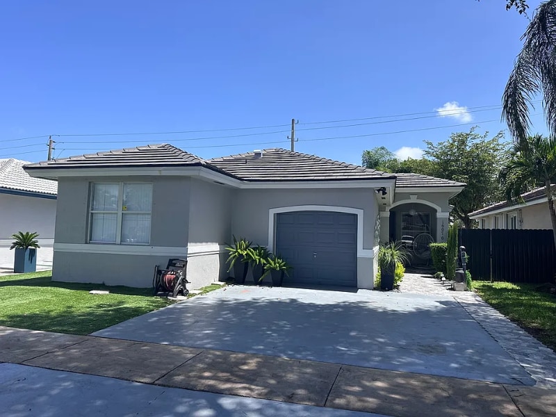 16070 SW 71st Terrace in Miami, FL - Building Photo