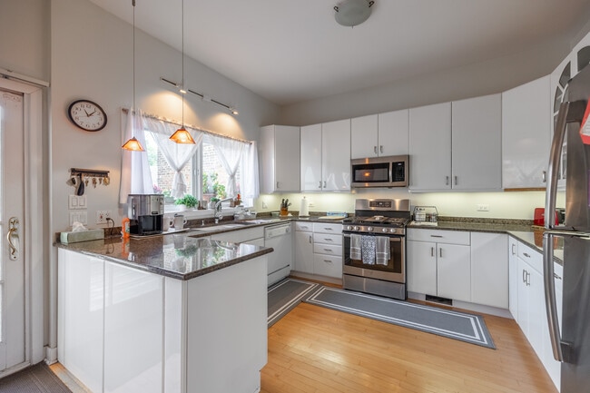 1723 N Wood St in Chicago, IL - Building Photo - Building Photo
