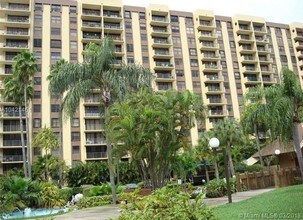1470 NE 123rd St-Unit -A1004 in North Miami, FL - Building Photo - Building Photo