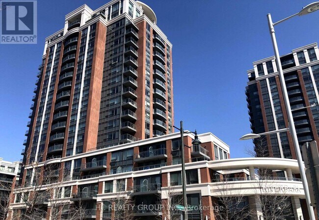 1 Uptown Dr in Markham, ON - Building Photo - Building Photo