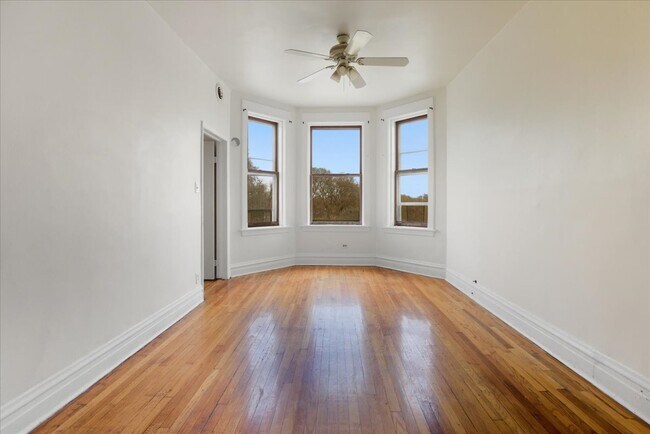 3133 W Augusta Blvd in Chicago, IL - Building Photo - Building Photo