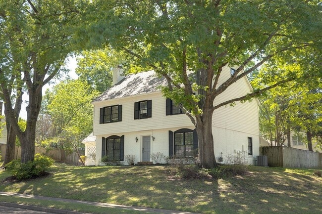 1311 Poplar Estates Pkwy in Germantown, TN - Building Photo - Building Photo