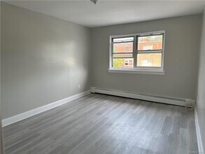620 Rosedale Ave-Unit -1 in Bronx, NY - Building Photo - Building Photo