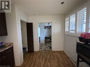 415 Mt Pleasant Rd in Brantford, ON - Building Photo - Building Photo