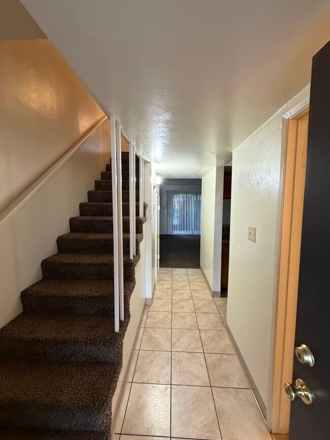 1968 Stine Rd in Bakersfield, CA - Building Photo - Building Photo