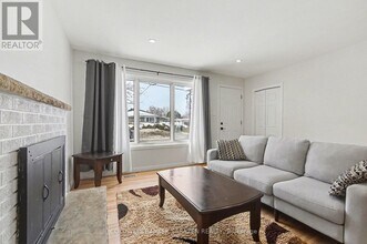 1103 Frances St in Ottawa, ON - Building Photo - Building Photo