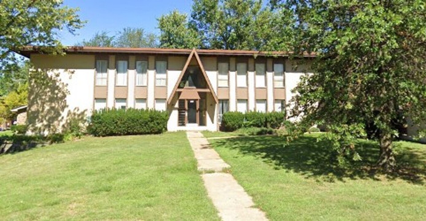 175 Reeb Ln in Florissant, MO - Building Photo