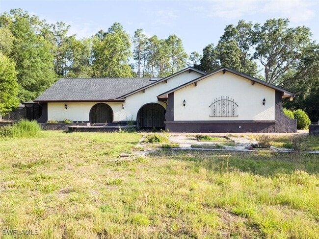 property at 565 N Idle Terrace