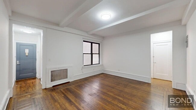 property at 140 W 55th St