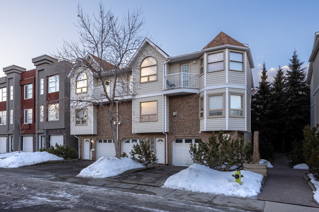 Tuxedo Court in Calgary, AB - Building Photo - Primary Photo