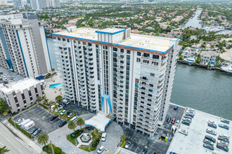 Allington Towers in Hollywood, FL - Building Photo - Building Photo