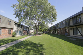 The Willows Apartments in Brooklyn Park, MN - Building Photo - Building Photo