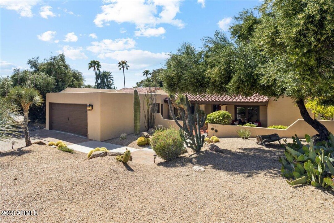 3008 Ironwood Cir in Carefree, AZ - Building Photo