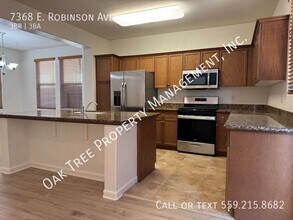 7368 E Robinson Ave in Fresno, CA - Building Photo - Building Photo
