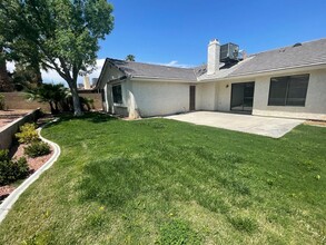 2861 Marathon Dr in Henderson, NV - Building Photo - Building Photo