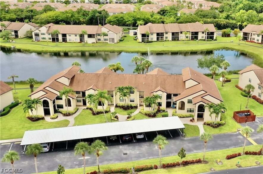 8445 Charter Club Cir, Unit 11 in Ft. Myers, FL - Foto de edificio