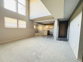 808 NE Independence Ct in Lee's Summit, MO - Building Photo - Building Photo