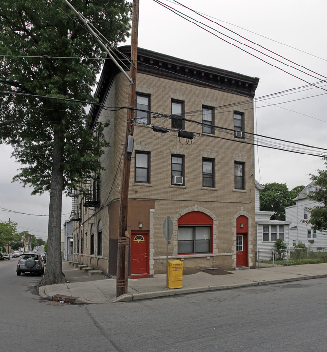 290 Hope Ave in Passaic, NJ - Foto de edificio