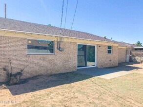 3032 Orkney Rd in El Paso, TX - Foto de edificio - Building Photo