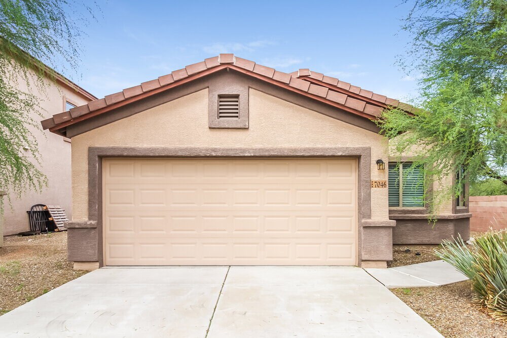 7046 S Copper Bloom Ave in Tucson, AZ - Building Photo