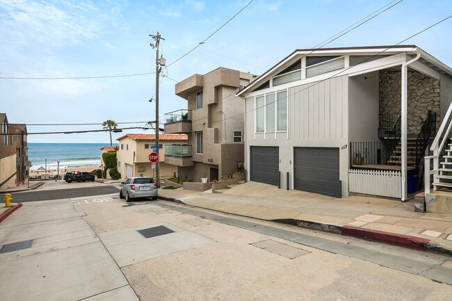 118 38th Pl, Unit 3