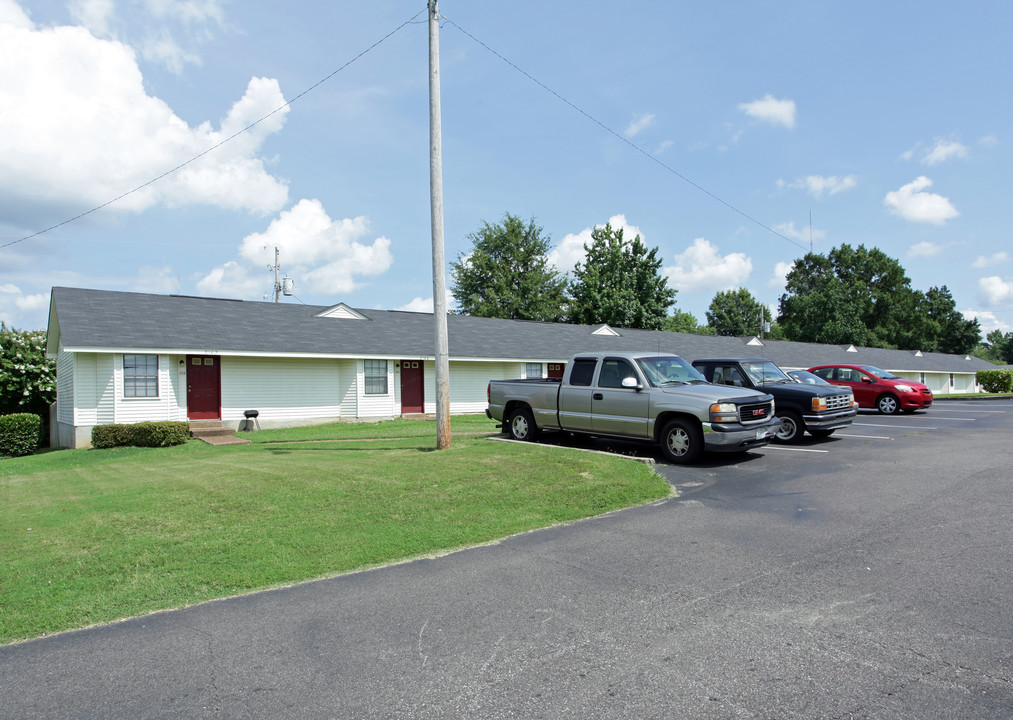 X - Gramercy Park in Memphis, TN - Building Photo